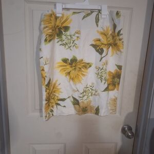 Elegant Floral Pencil Skirt in Yellow and Green